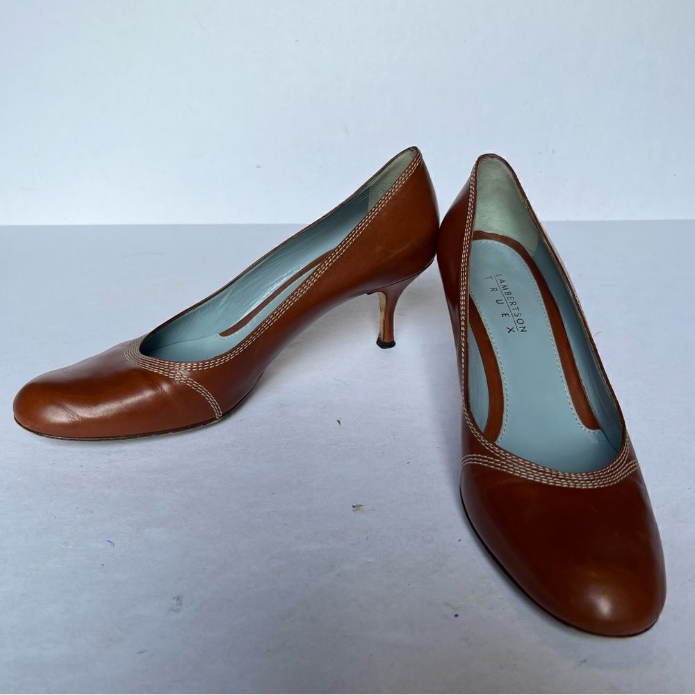 Lambertson Truex Women's Kitten Heel Pumps Caramel Brown Size 38 1/2"
